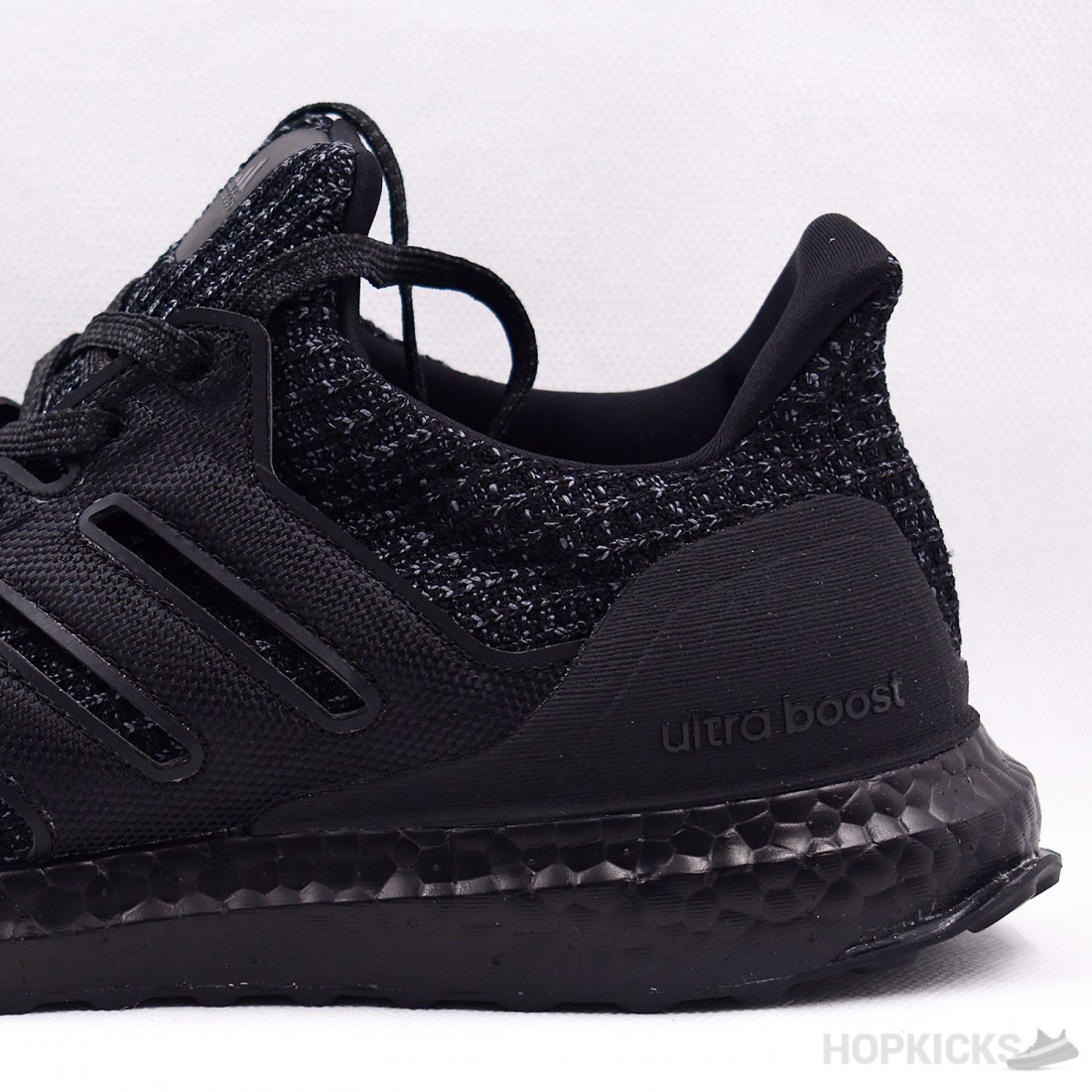 Ultra boost hotsell triple black kaufen